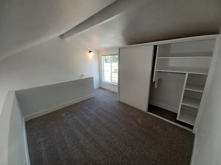 2035-2044 Emerald St — Photo 12