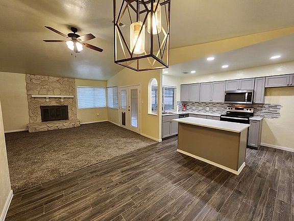 4th image of 1306 Natches Dr