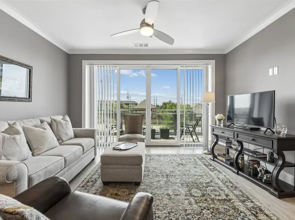 3517 Windhaven Pkwy #2204, Lewisville, TX 75056