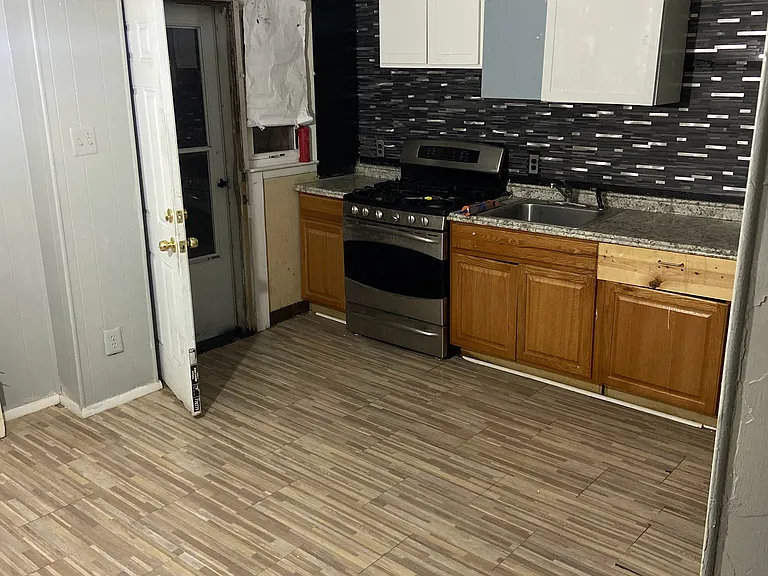 1774 Pershing St — Photo 6