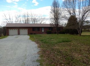 5572 Denton Rd, Thomasville, NC 27360