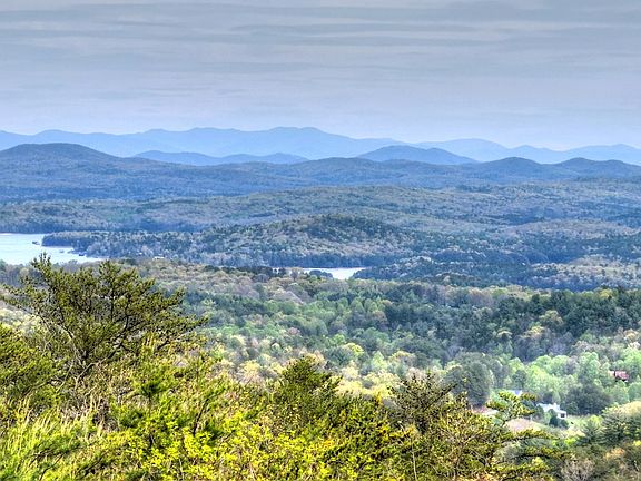 3rd image of 346 Spirit Mountain Rd