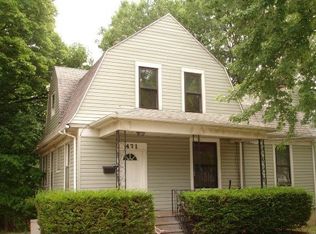 471 Hendee St, Elgin, IL 60123