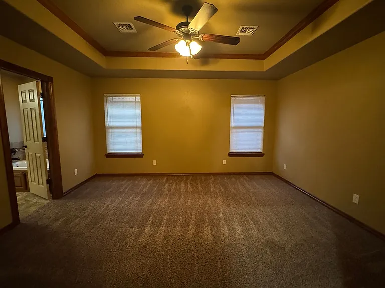 1517 NE Stonehouse Dr — Photo 13