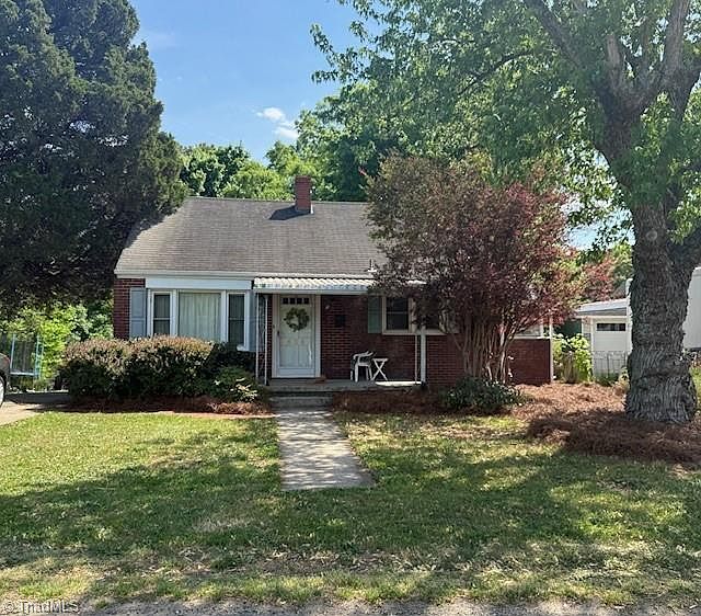 1st image of 838 Palmer Ln
