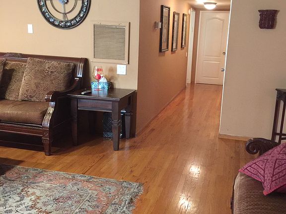3rd image of 5301 Balboa Blvd Unit F1