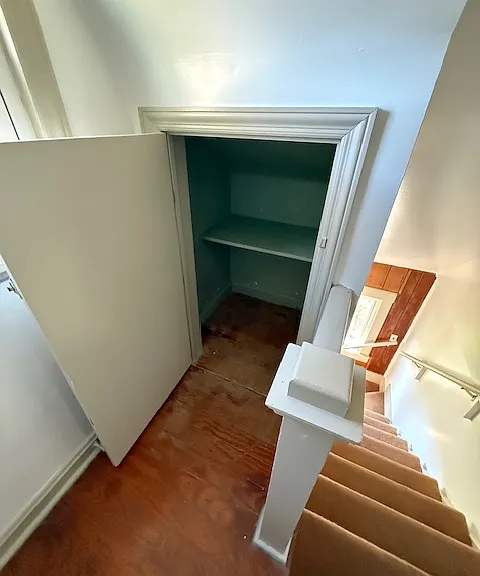 This is a second floor apt. with a small landing and closet.