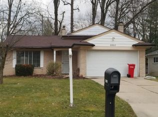 29510 Northbrook Ct, Southfield, MI 48076