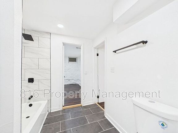 5th image of 1110 E 40th St Unit 5