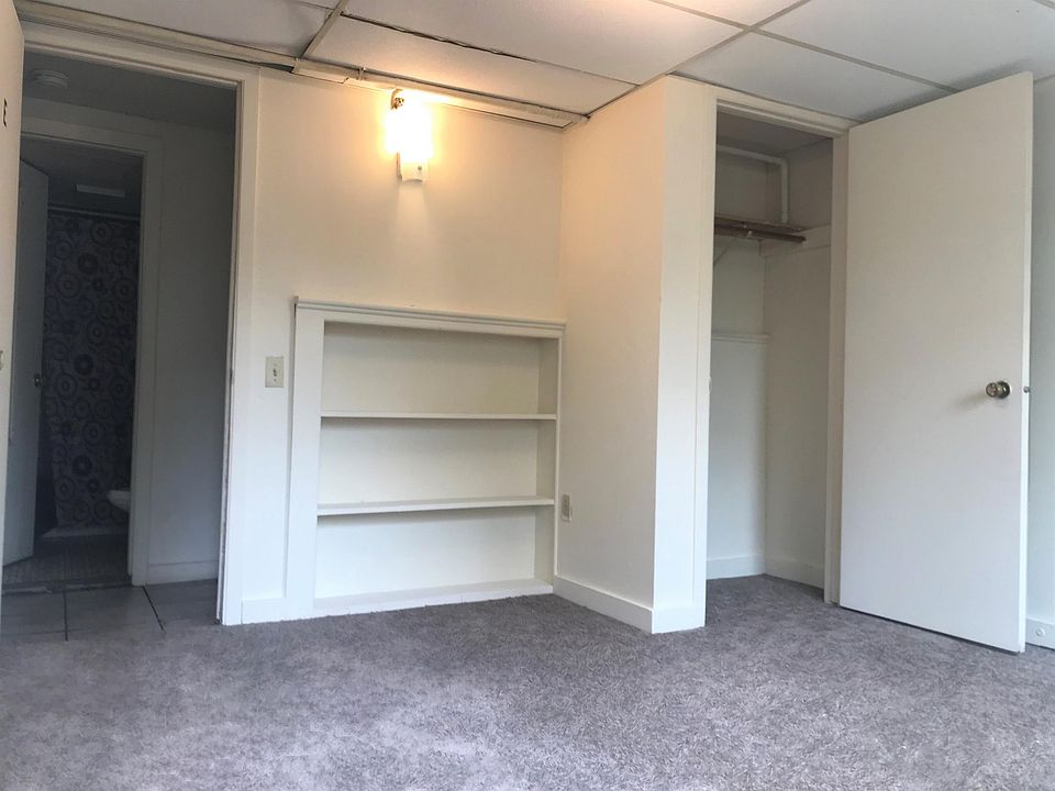 #17E Built-in Shelves, Closet