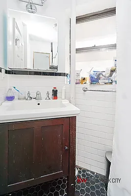 Rented by Keller Williams NYC | media 17