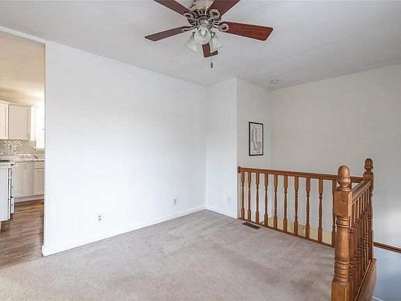 2nd image of 1547 Lakeshore Dr #1551