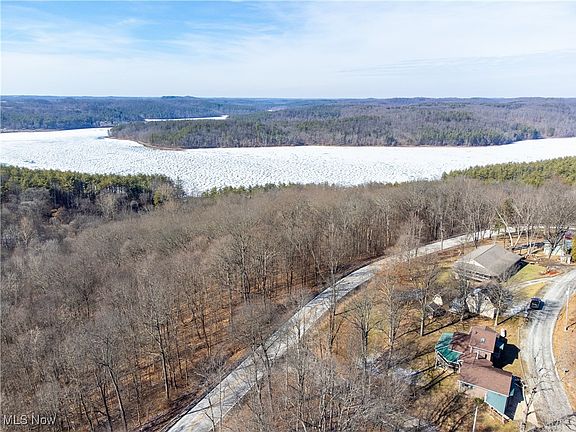 2nd image of 78520 Lakeview Dr