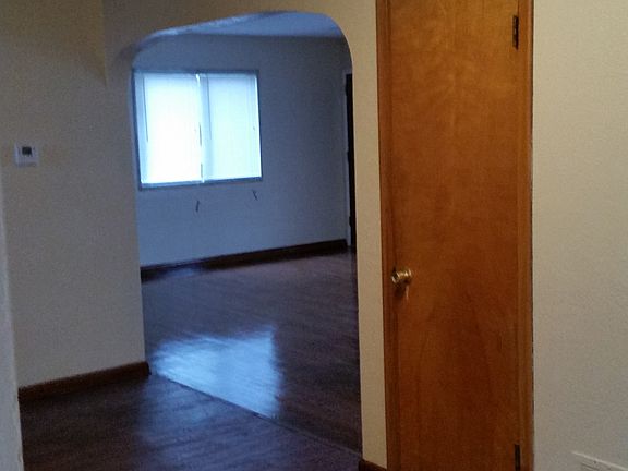 3rd image of 607 Elizabeth Ave APT 2S