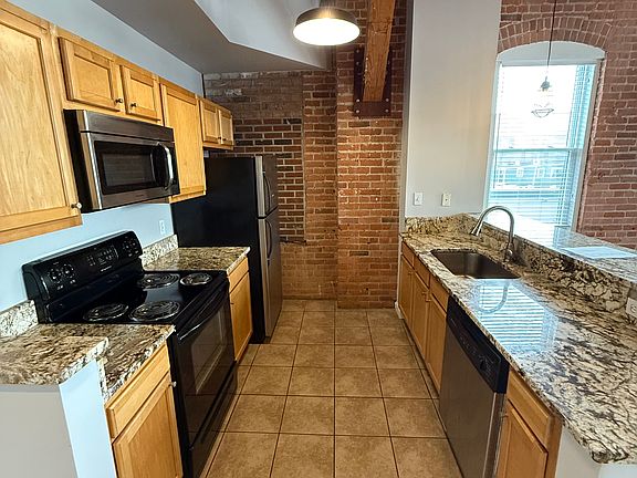 3rd image of 2820-203 Detroit Ave #203