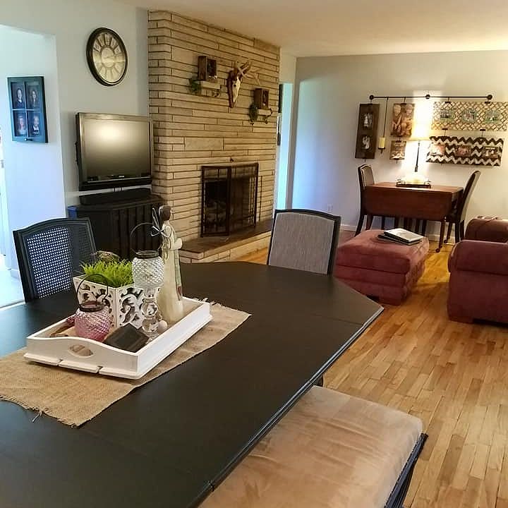 1st image of 2477 Lake St