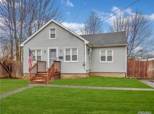 1129 Little East Neck Rd, West Babylon, NY 11704