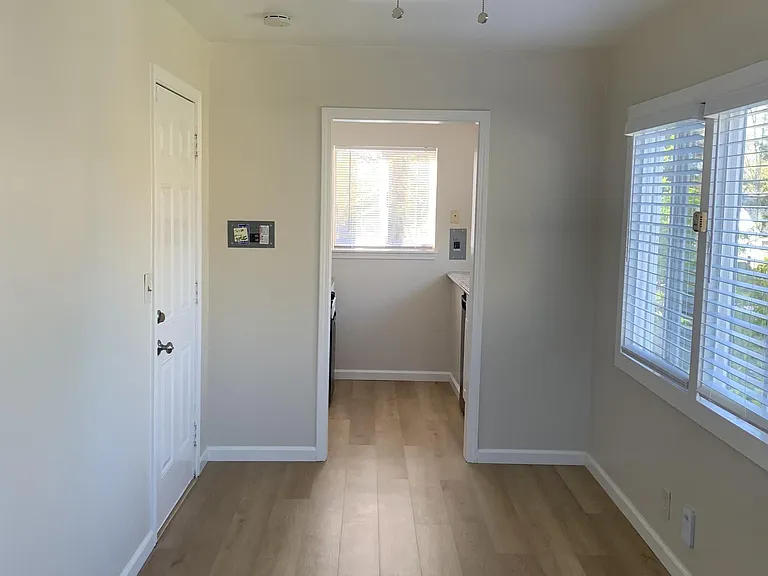 934 Clark St — Photo 2