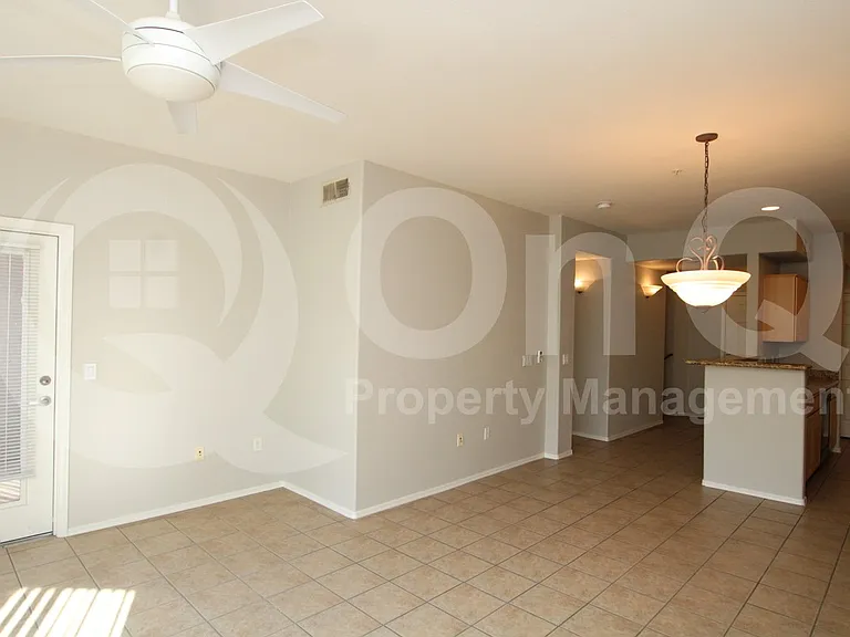 420 W 1st St #222 — Photo 6