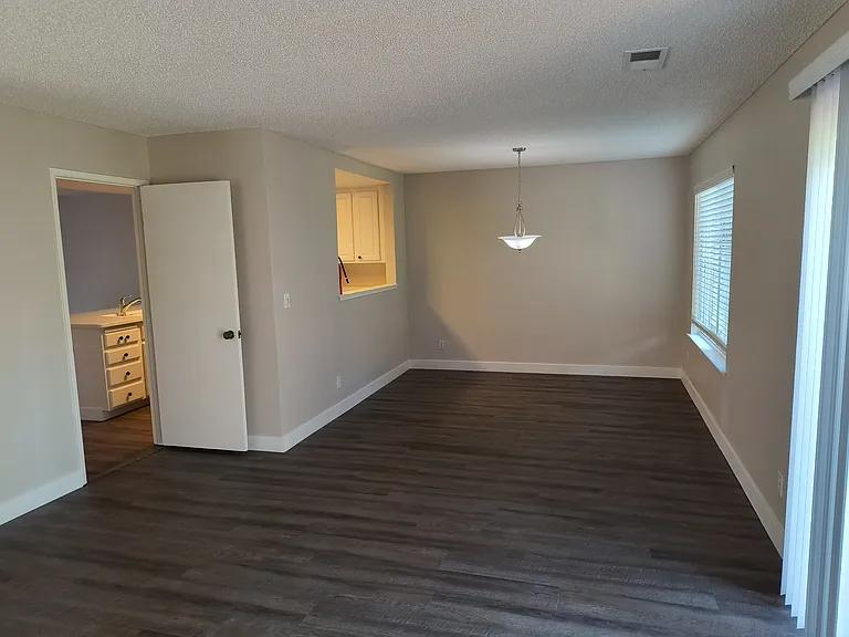 6805 Castillo Ct — Photo 11