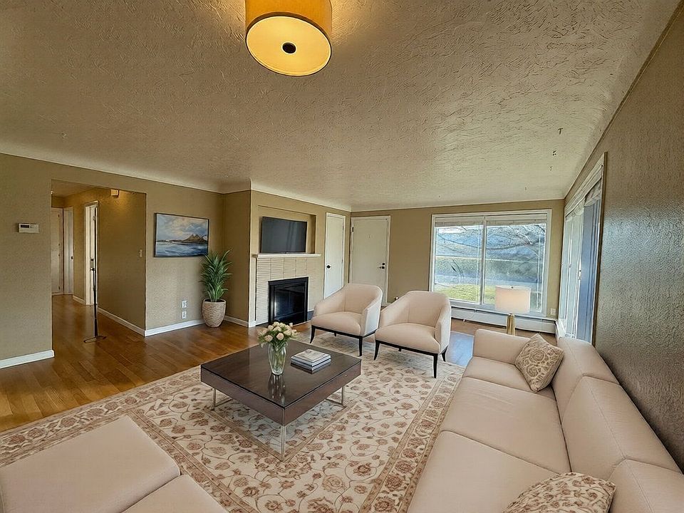 1st image of 1495 Lake Dr