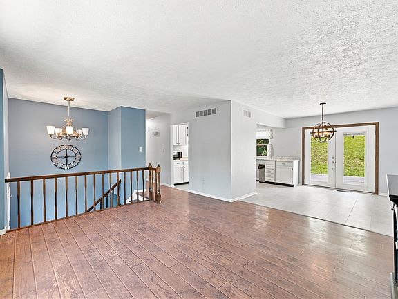 5th image of 517 Hull Run Rd