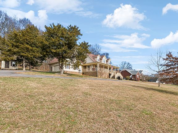 3rd image of 204 Matt Dr