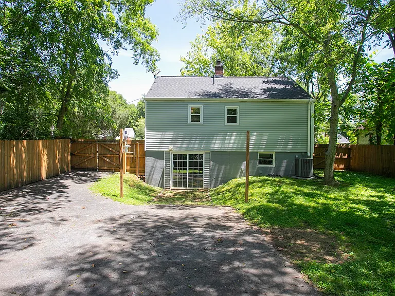 222 Emmitt Ave — Photo 16