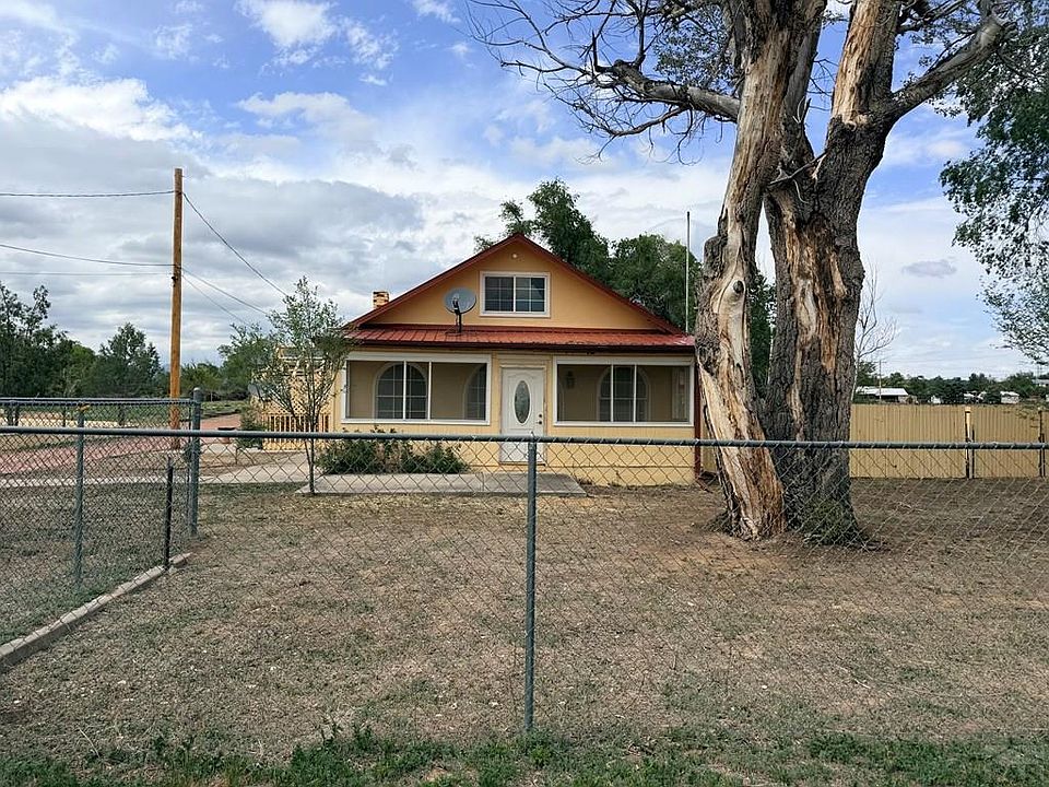 1st image of 1055 3rd St