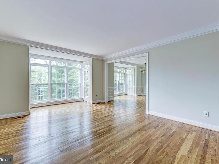 8904 Barrowgate Ct — Photo 5