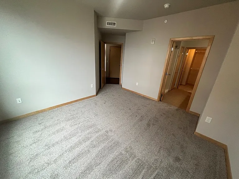 Venture Luxury High Rise — Photo 125