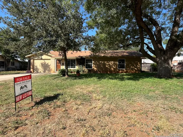 541 Margo Drive, Pearsall, TX 78061