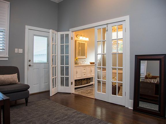 entrance to master bath
