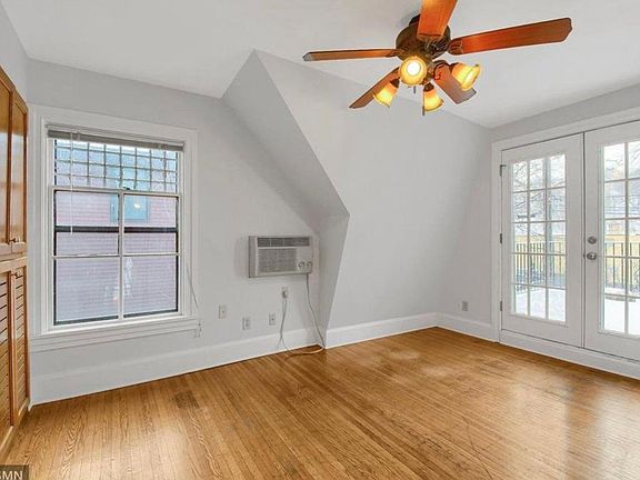 5th image of 3110 4th St SE #2