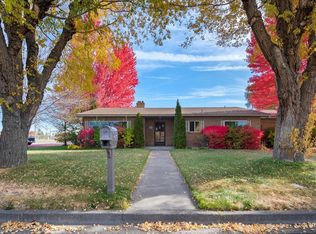 1406 SW 12th St, Redmond, OR 97756