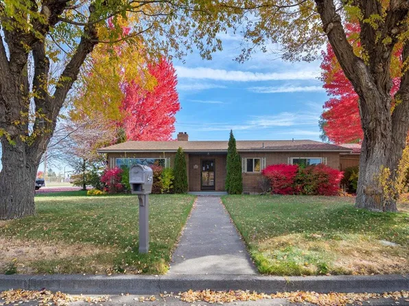 1406 SW 12th St, Redmond, OR 97756