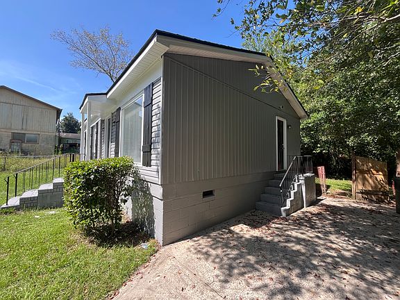 2nd image of 3542 Windsor Cir