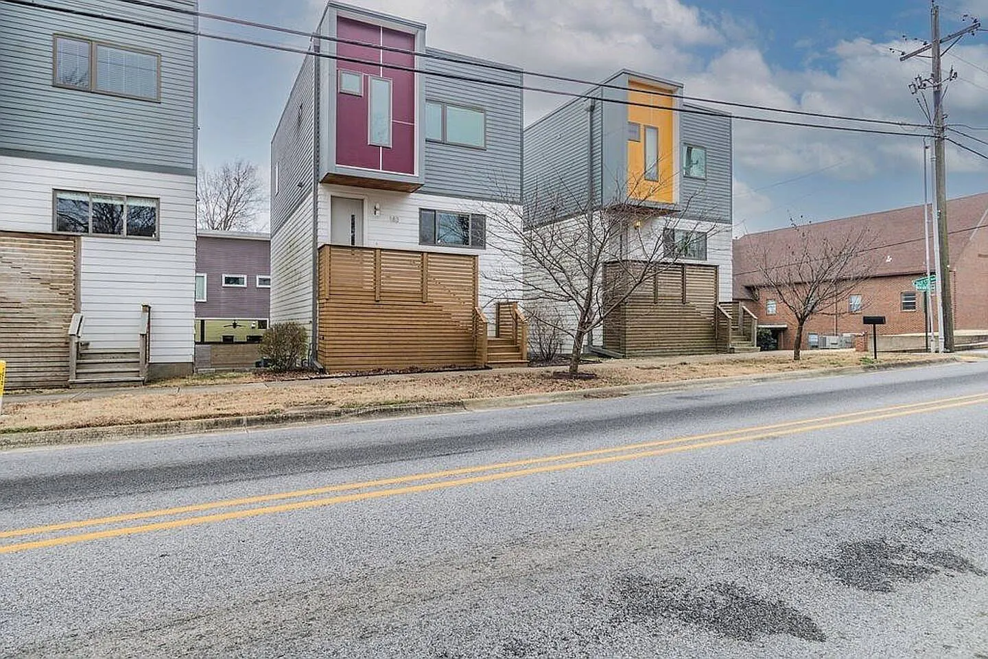 3 bed, 1898 sqft, $2,200 — Photo 1
