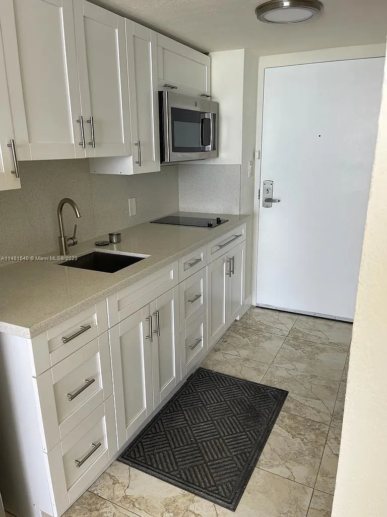 The Aventura Beach Club C — Photo 2