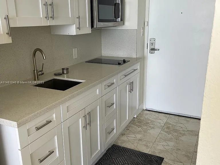 19201 Collins Ave #411 — Photo 2