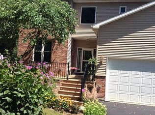 6N425 Essex Ave, St Charles, IL