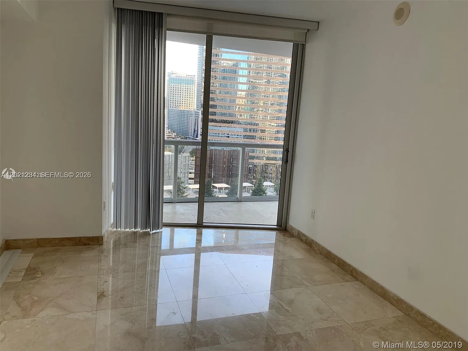 2 bed, 1012 sqft, $4,300 — Photo 2