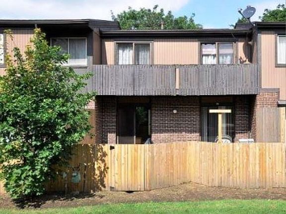 2nd image of 893 Quarry Dr