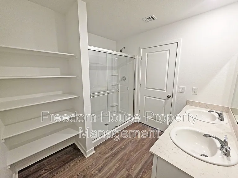 710 E Huyana Wind Dr — Photo 24