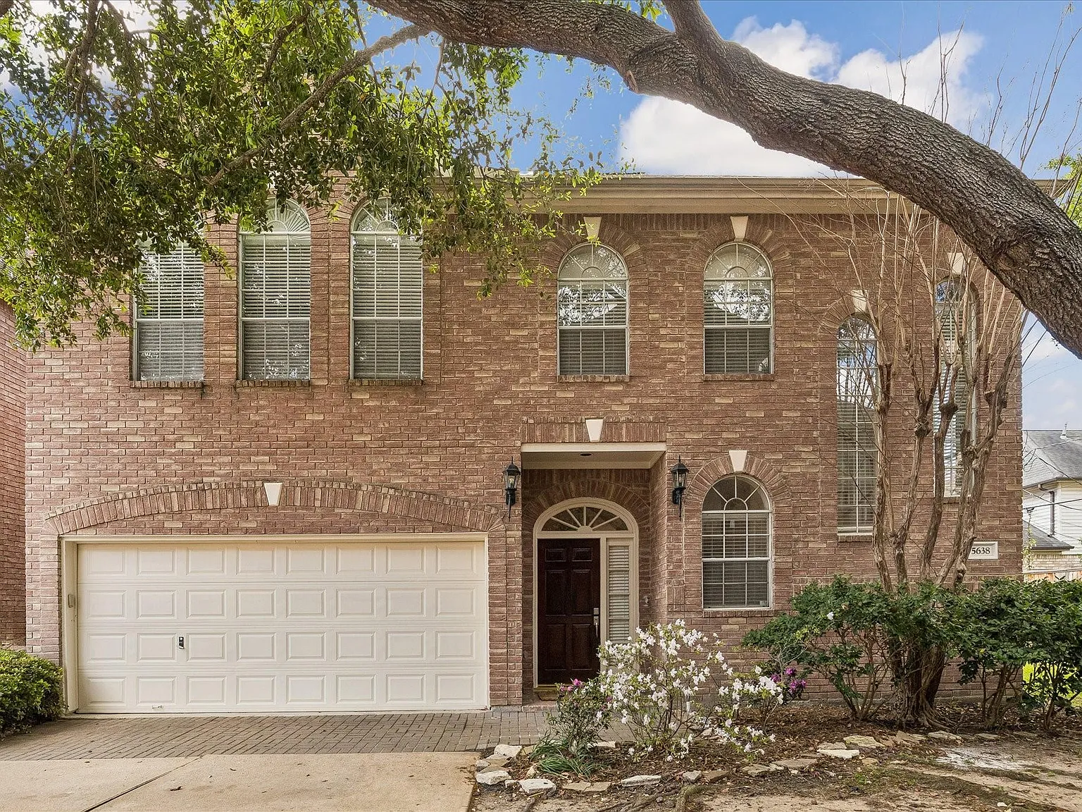 4 bed, 3.5 bath, 2796 sqft, $3,100 — Photo 3
