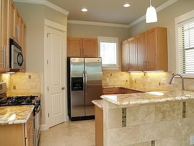 3rd image of 303 1/2 Zennia St