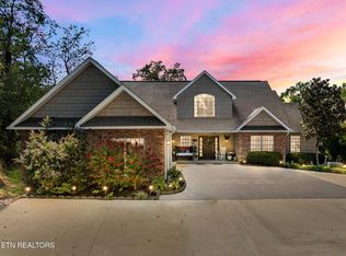 1279 Clabo Ln, Sevierville, TN 37876