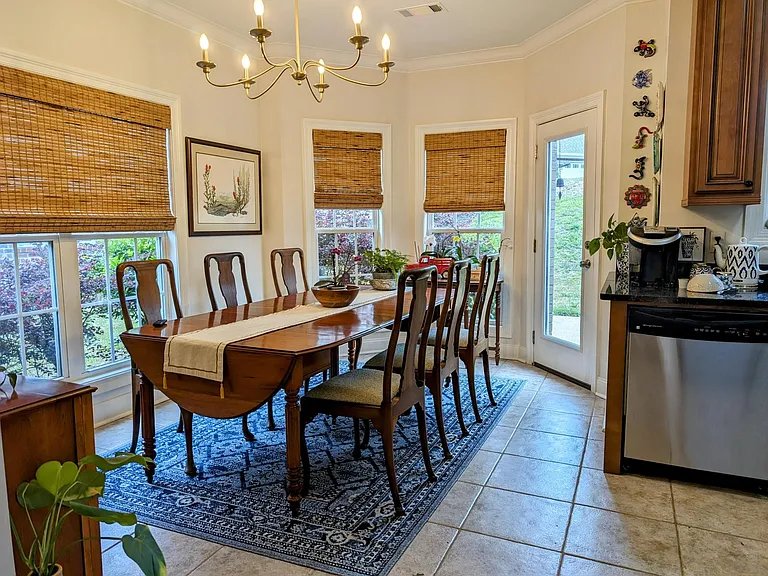 647 Carpenter Way — Photo 8