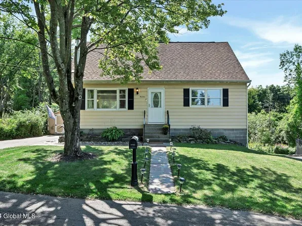 14 Wanzer Avenue, Rensselaer, NY 12144