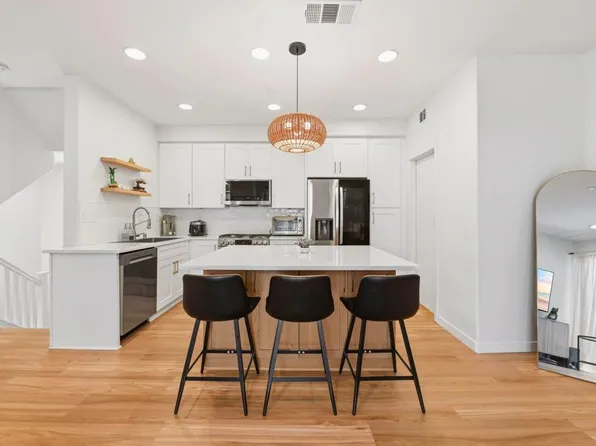 2203 Indus Way, San Marcos, CA 92078